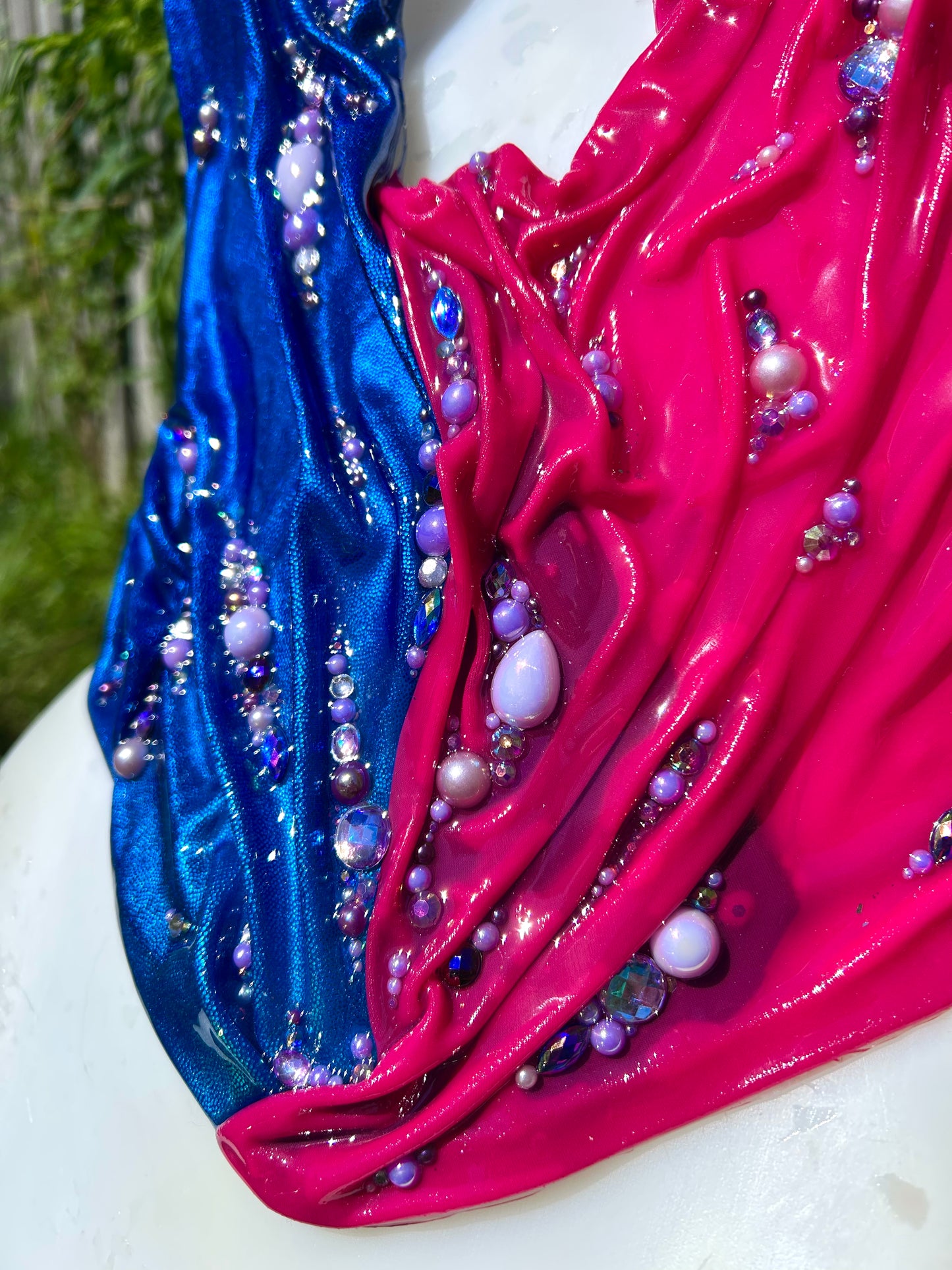 Hot and cold resin corset