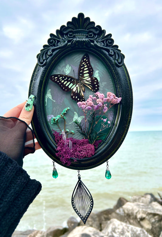 Cottagecore oddity frame