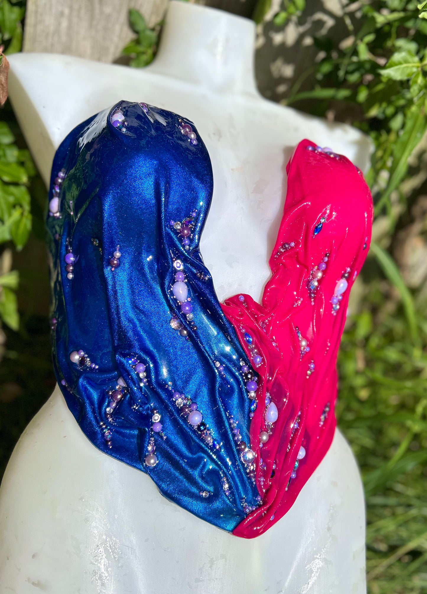 Hot and cold resin corset