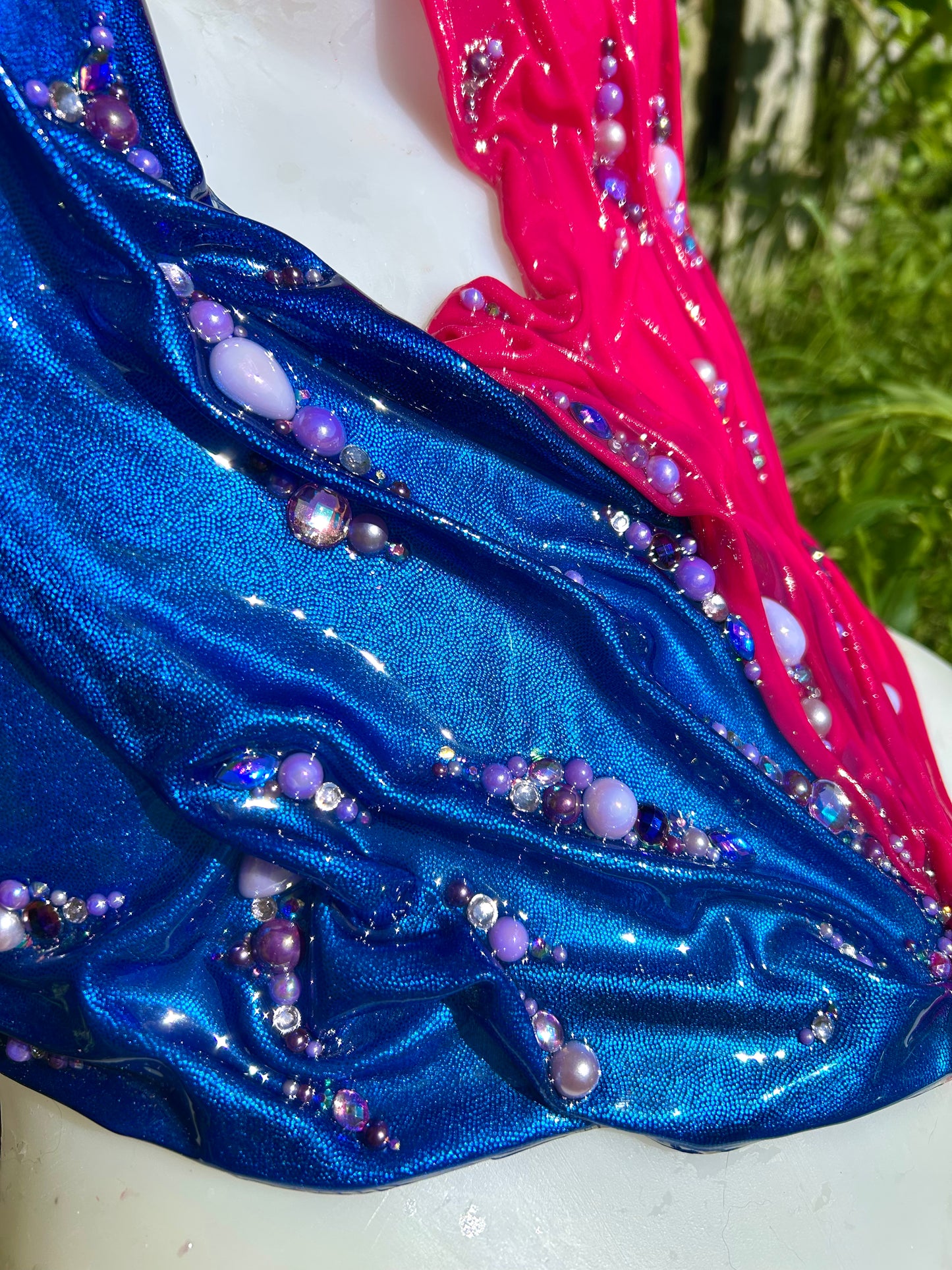 Hot and cold resin corset