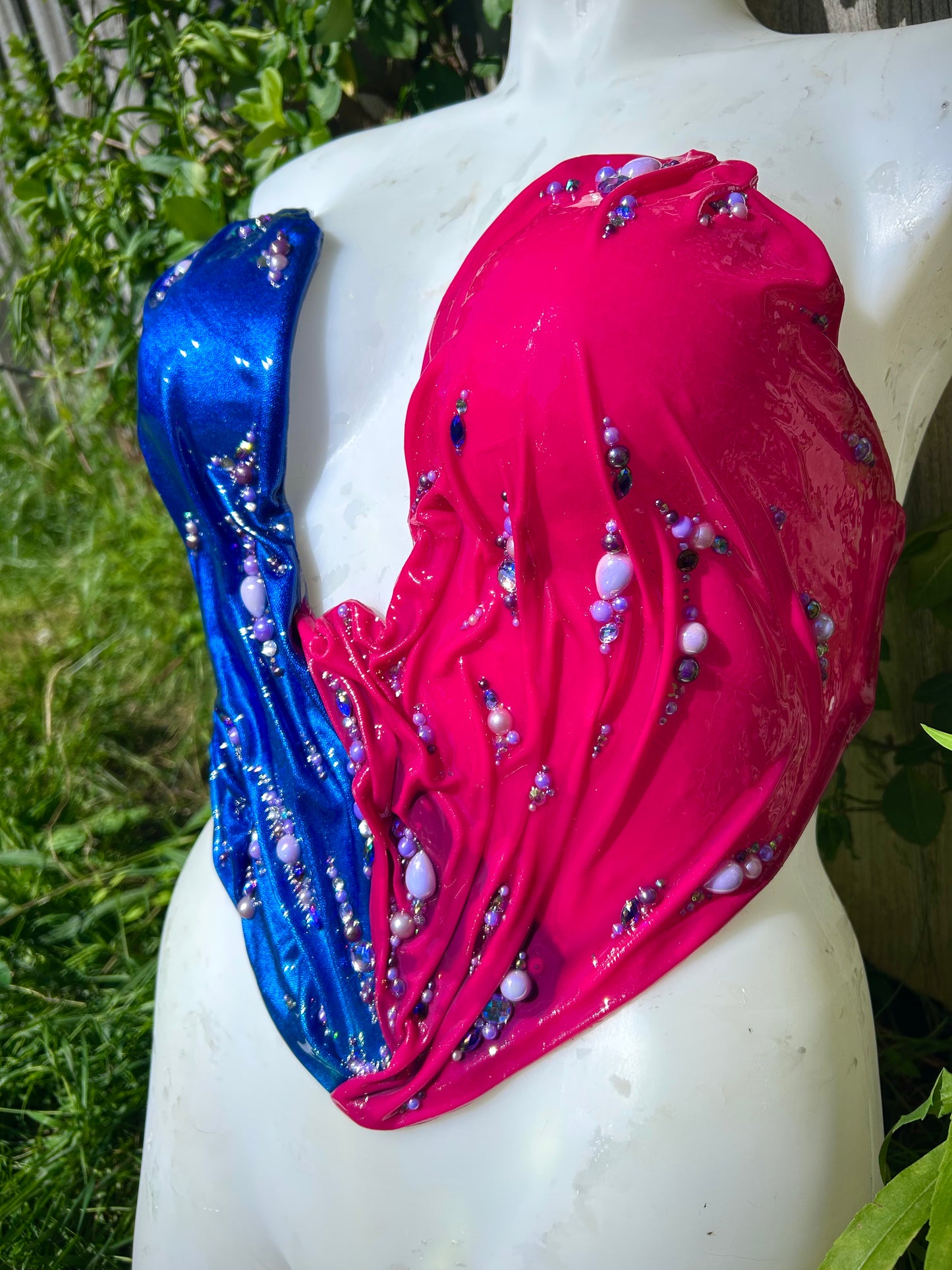 Hot and cold resin corset