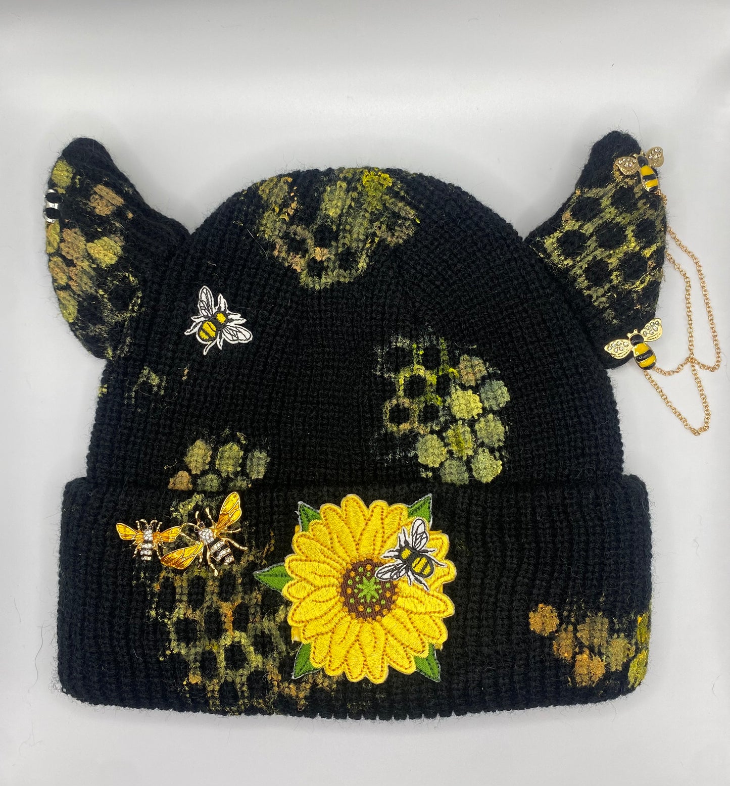 Black bee horned beanie